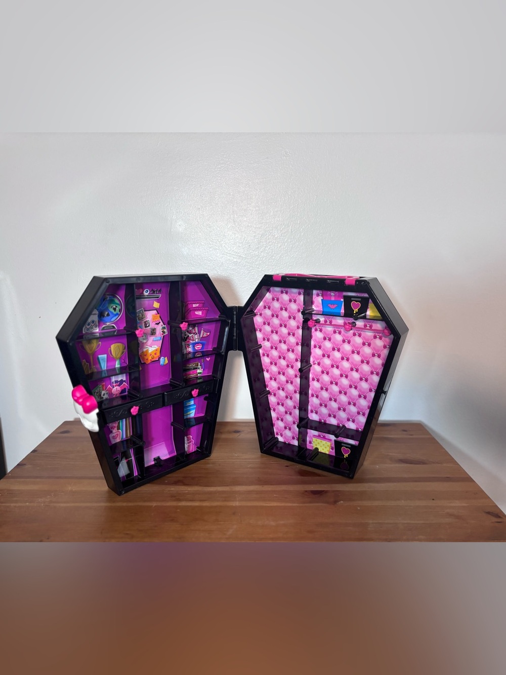 Monster High Draculocker Draculaura’s Closet Coffin Case Wardrobe Closet